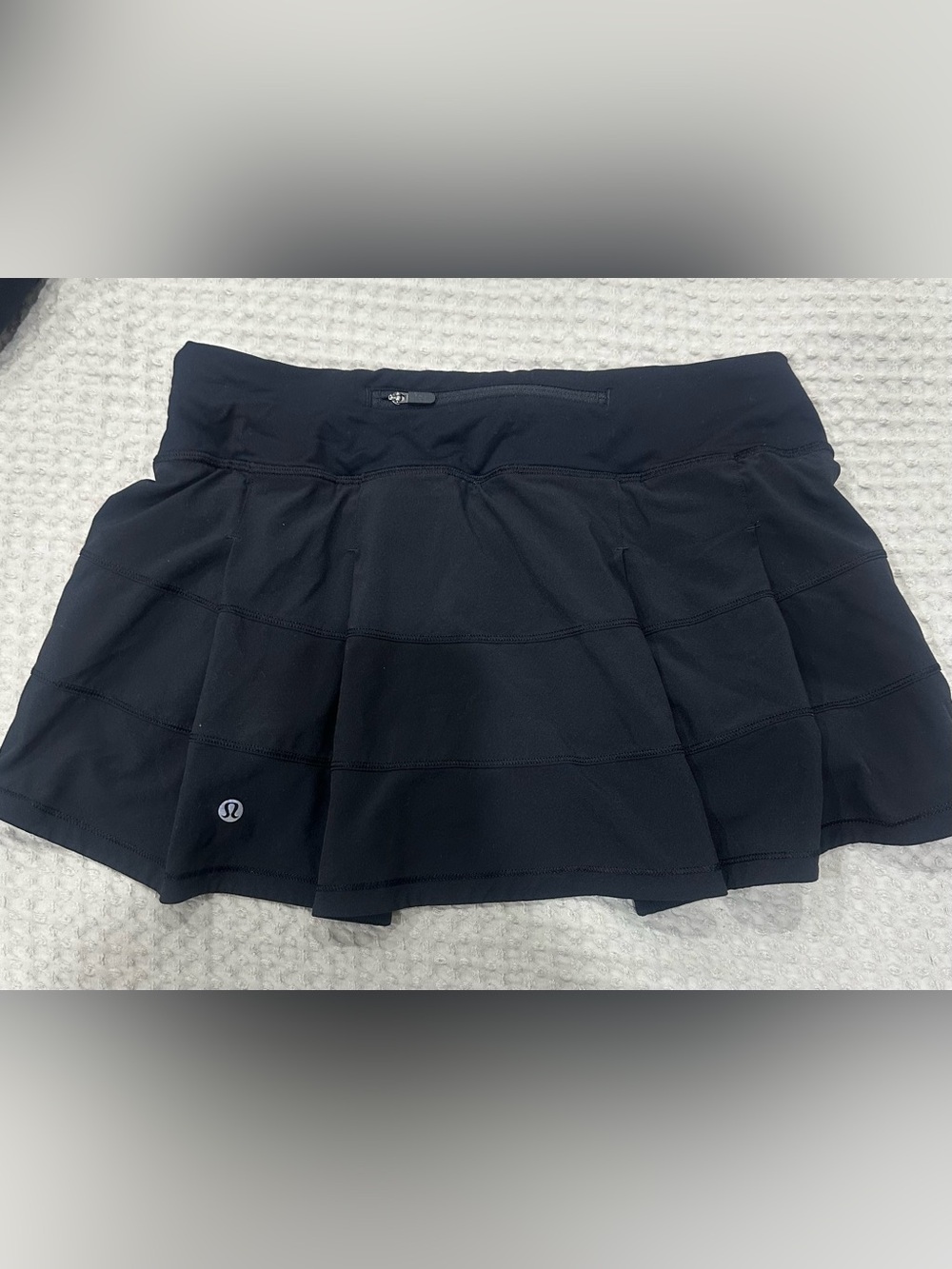 lululemon athletica size 6 grab bag: 4 leggings, 1 running short, 1 skirt - Picture 3 of 5